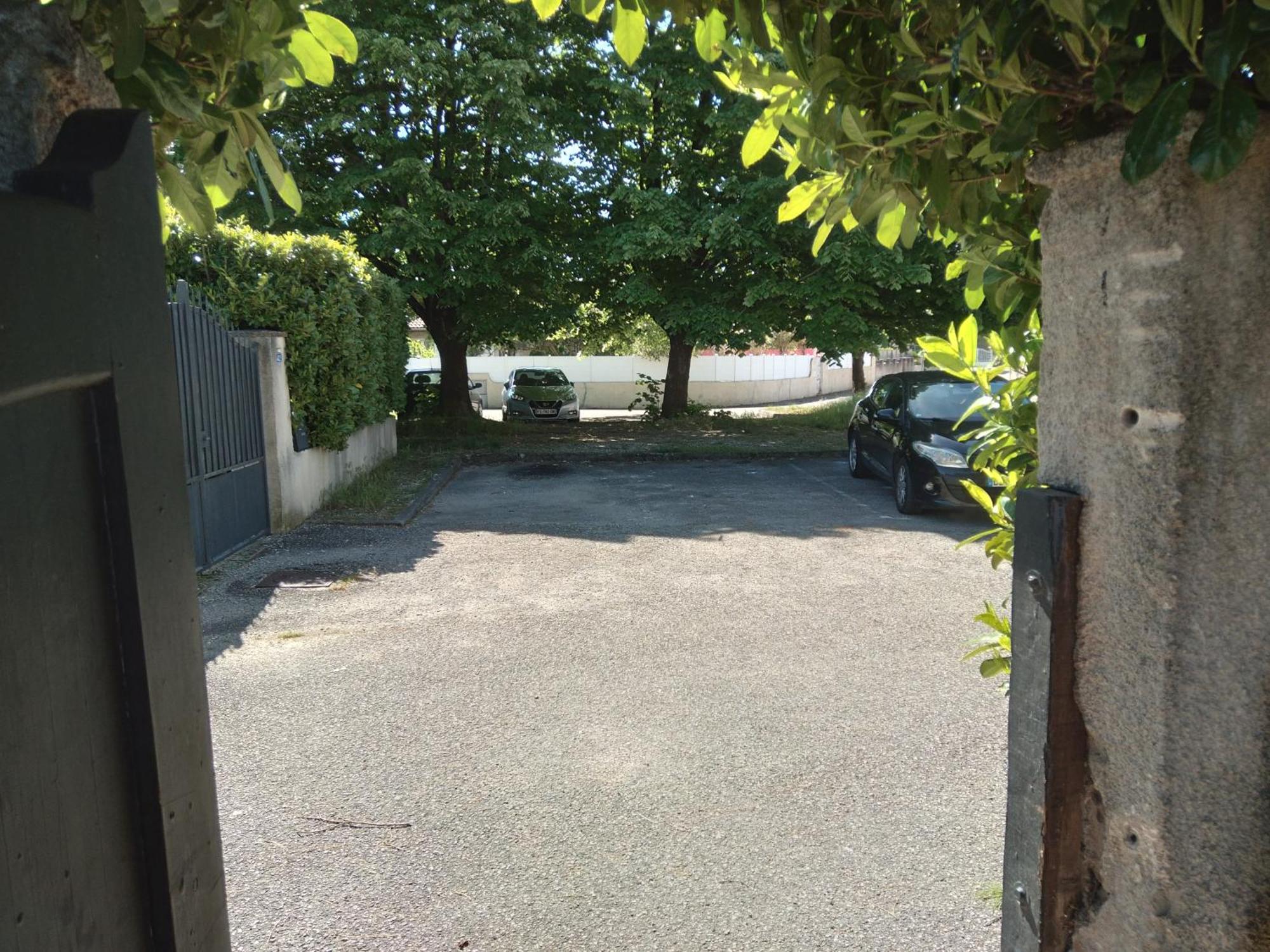 Avez Mezzanine Et Petit Jardin Apartment